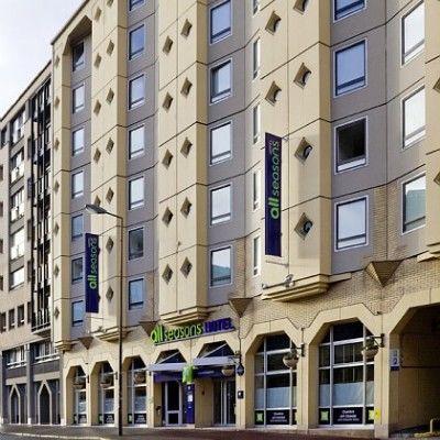 Ibis Styles Centre Gare Beffroi Lila